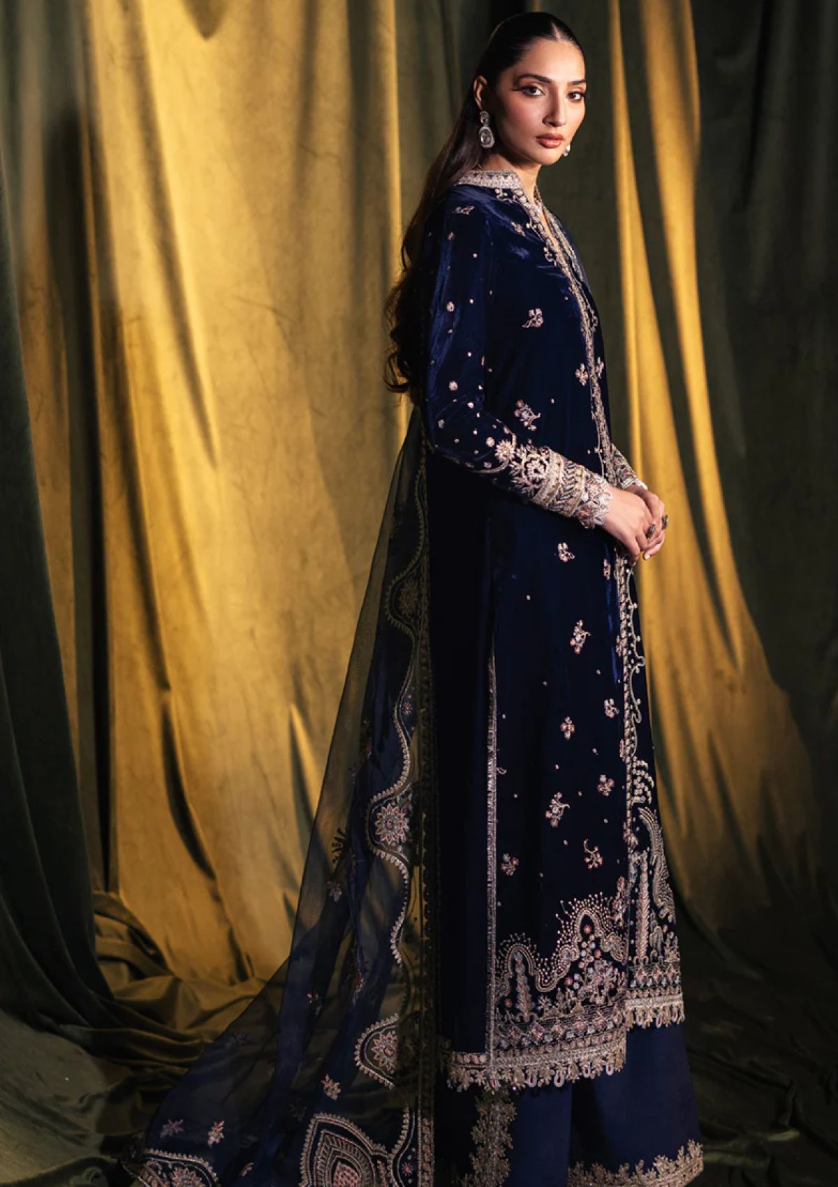 03-PIECE VELVET SUIT READY TO WARE DRESSING DESIGNER