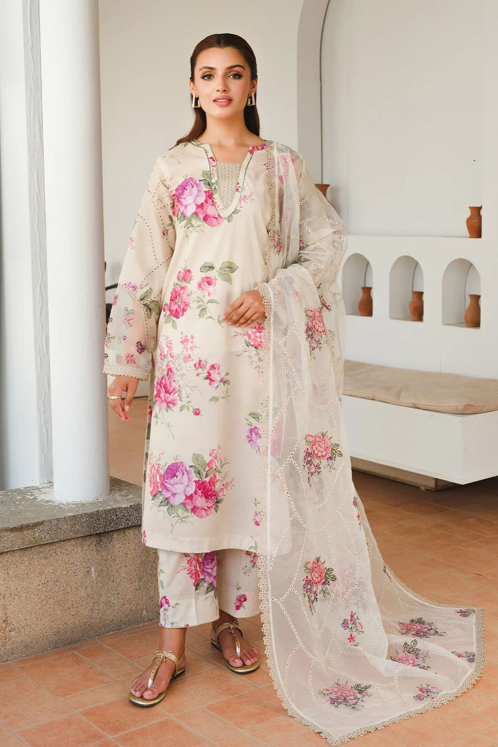 BAROQUE LUXURY LAWN COLLECTION 2025