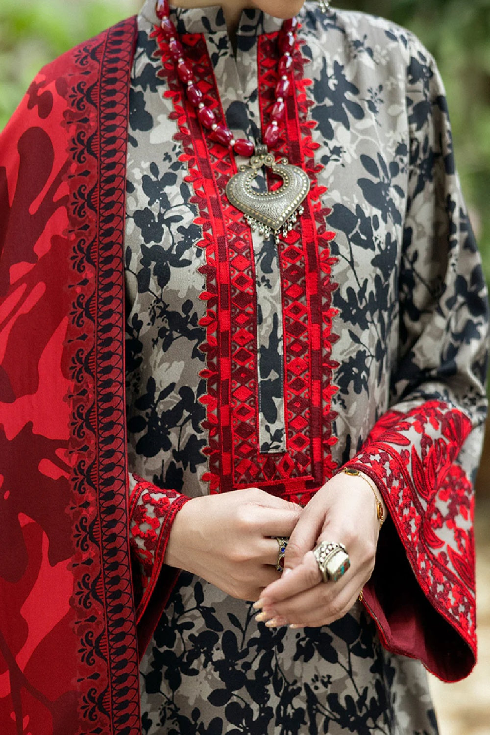3 Piece Stitched Lawn & Chiffon Ready To Wear Dress
